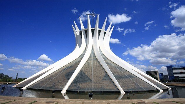 Катедралата Бразилија: анализа на архитектурата и историјата